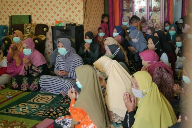 Kali Ini, Warga Abirau Yang Dikunjungi RPM Untuk Kemenangan H Saidi - Habib Idrus 6 WhatsApp Image 2020 10 20 at 18.11.23