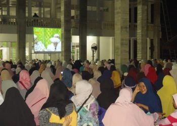 Ribuan Jamaah Doakan Guru Zuhdi Panjang Umur