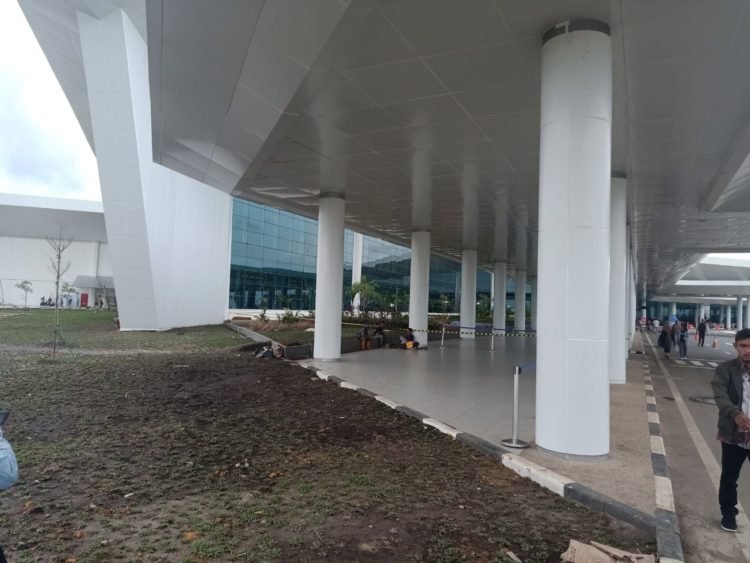 Guna Mitigasi, Plafon Bandara Syamsudin Noor Harus Dilepas