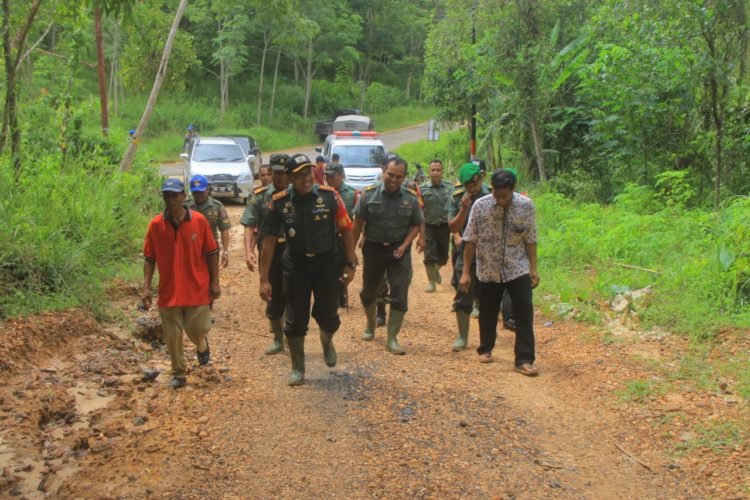 Desa Bi’ih Karang Intan Menjadi Sasaran TMMD Kodim Martapura