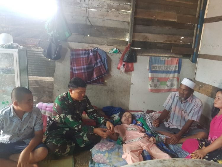 Mastinah, Warga Aluh Aluh Sudah 26 Tahun Terbaring Tak Berdaya Mendapat Kunjungan Babinsa