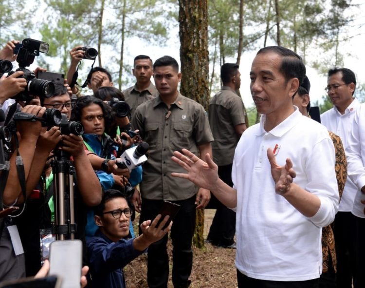 7 WNI Asal Kalsel Dipulangkan Dari Natuna, Jokowi : Mereka Sudah Melalui Prosedur Protokol Kesehatan WHO