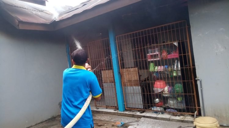 Berawal Dari Bau Pelastik Terbakar, Rumah Pendeta Gereja Pantekosta Hangus
