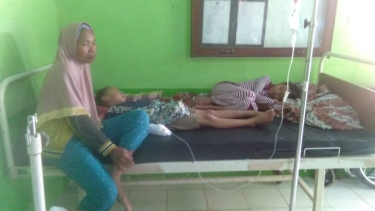 Keracunan Massal, Petugas Puskesma Sempat Kewalahan Karena Banyaknya Korban