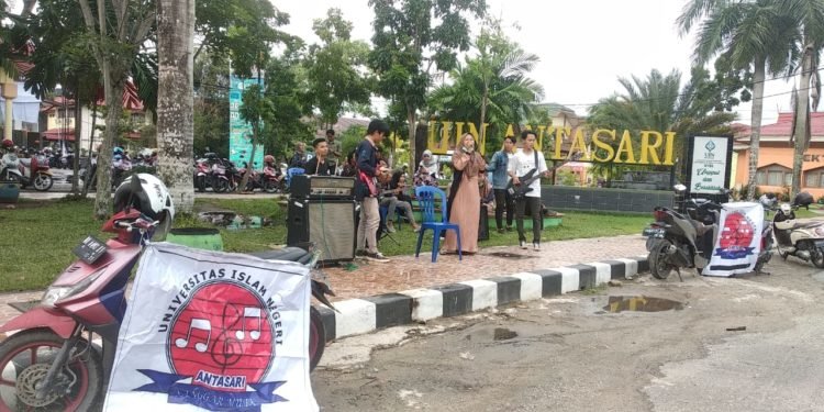 Sanggar Musik Antasari Hadir Untuk Menghibur Mahasiswa, Menampilkan Musik Modern