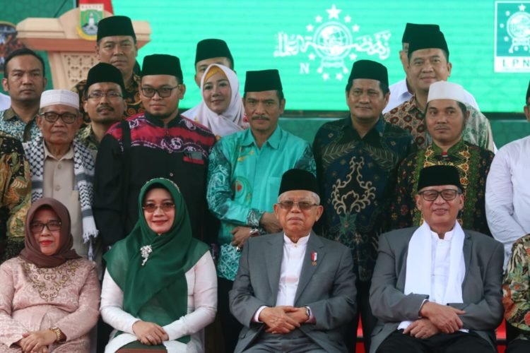 Pemerintah Kabupaten Banjar Beserta PCNU Kabupaten Banjar Hadiri Pembukaan Jelajah Nusantara Artefak Rasulullah Dan Sahabat