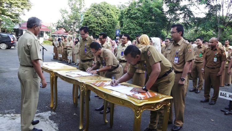 Penandatanganan Dokumen Perjanjian Kinerja Lingkup Sekretariat Daerah Kota Banjarbaru