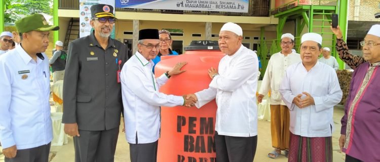 Bupati Serahkan Tandon Pinjam Pakai Untuk Keperluan Haul Sekumpul