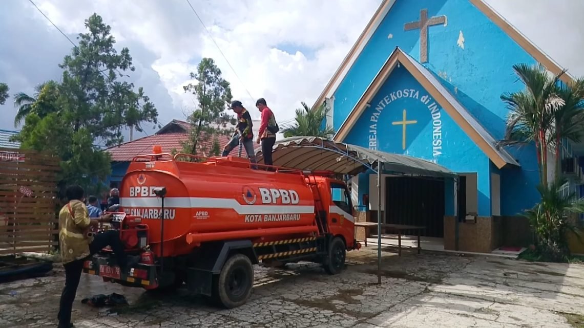 Berawal Dari Bau Pelastik Terbakar, Rumah Pendeta Gereja Pantekosta Hangus 3 S00206 17312467