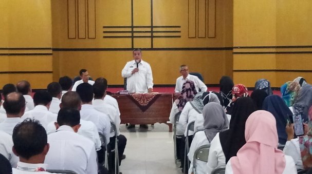 Marak DBD dan Hepatitis, Nadjmi Adhani Ajak Warga Gelar Aksi Bersih Sekolah