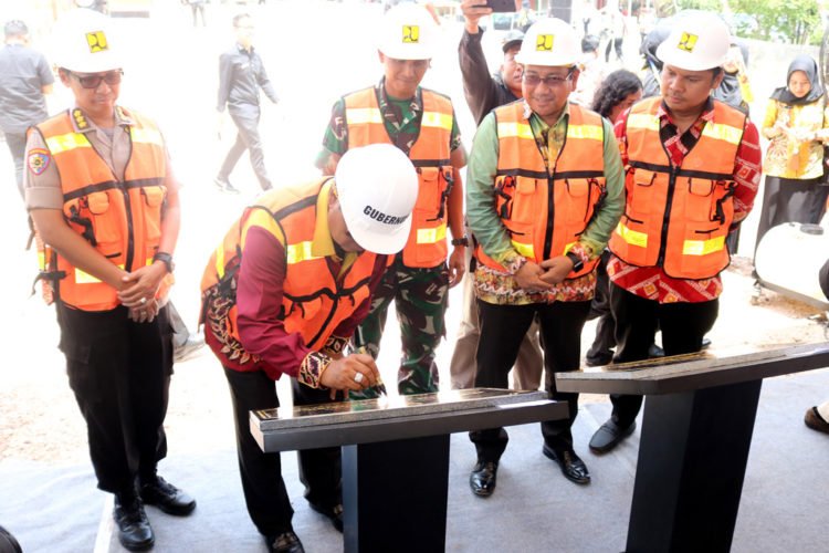 Dua Buah Jembatan Di Martapura Diresmikan Sebelum Haul Ke 15
