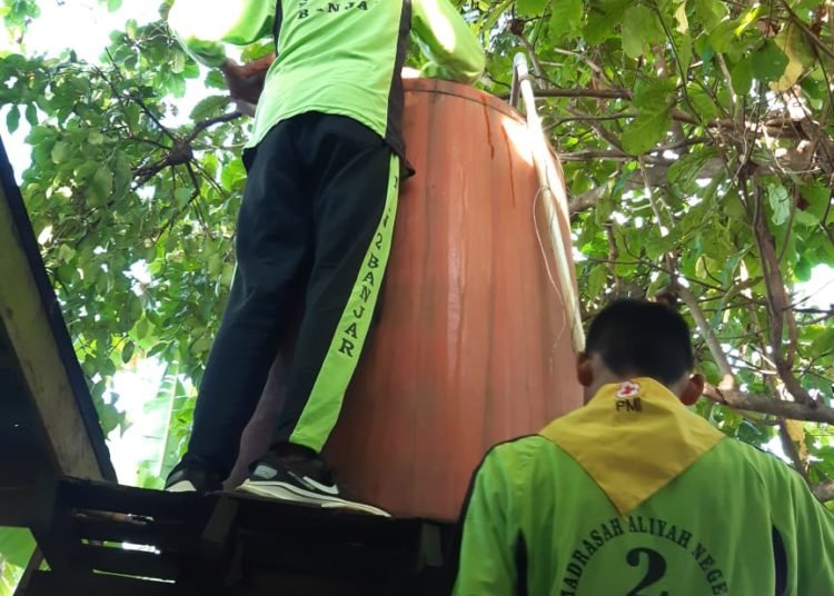 UPT Puskesmas Astambul Bersama PMI Kabupaten Banjar Lakukan Pencegahan DBD Di MAN 2 Banjar