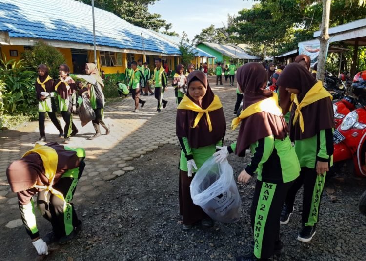 UPT Puskesmas Astambul Bersama PMI Kabupaten Banjar Lakukan Pencegahan DBD Di MAN 2 Banjar