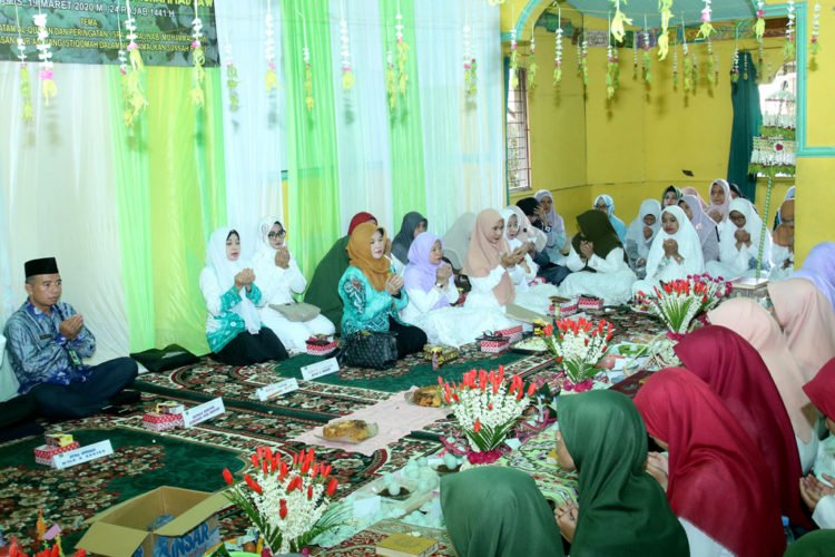 Peringatan Isra Mi’raj Dan Khataman Massal Di MTs Negeri 6 Martapura, Harus Tetap Baca Al Qur’an
