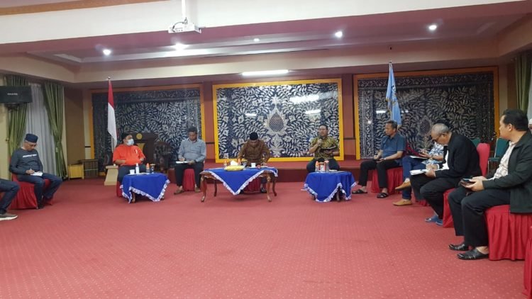 Status Naik, Bupati Banjar Pimpin Rapat Dadakan