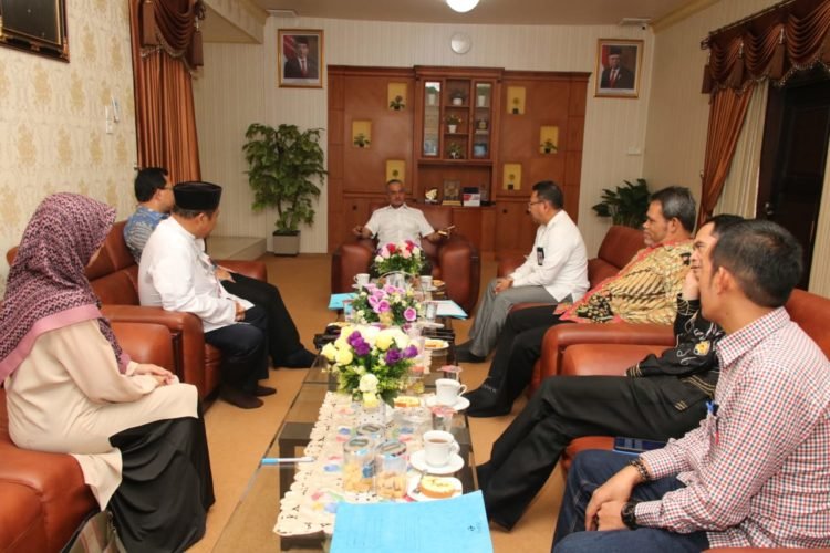 Bupati Banjar Terima Kunjungan Komisaris Bank Kalsel