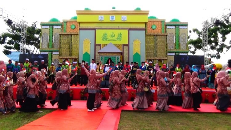 Pawai Ta’Aruf Awali MTQ Nasional Tingkat Kabupaten Banjar