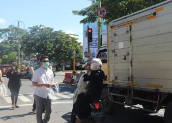 Bagikan Masker Di Saat Lagi Mahal