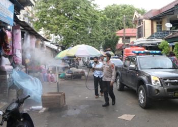Polres Banjarbaru Pagi Semprot Perkantoran SKPD, Sore Pasar Yang Jadi Sasaran