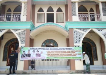 Pemkab Banjar Pasang Spanduk Himbauan Di Masjid
