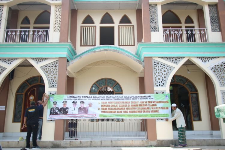 Pemkab Banjar Pasang Spanduk Himbauan Di Masjid