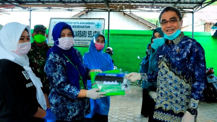Puluhan APD Dibagikan, Darmawan Jaya : Ini Akan Dibagikan Secara Berkala