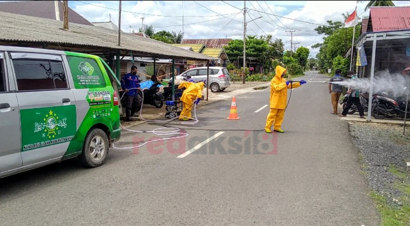 Satgas Covid-19 PCNU Kabupaten Banjar Lakukan Penyemprotan Di Desa Sungai Tuan Ulu