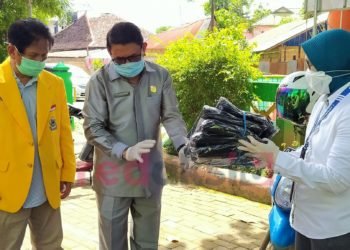 Fraksi Golkar DPRD Kab Banjar Bagikan APD