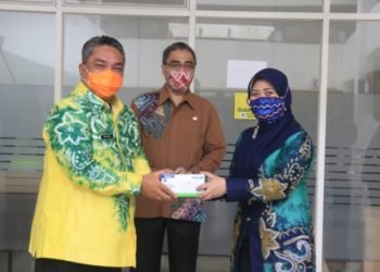 Nadjmi-Jaya Bagikan APD di RS Idaman Kota Banjarbaru