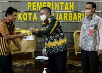 LKSA Terima Bantuan Sembako Dari Walikota Banjarbaru