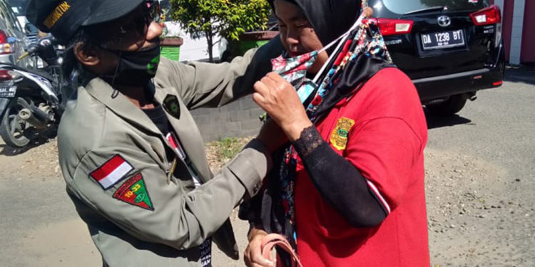 RAPI Wilayah 02 Kabupaten Banjar Bagikan 1300 Masker
