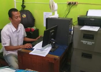 Walau Hari Libur, TKSK Tetap Bekerja Untuk Menyajikan Data Warga Terdampak Covid-19