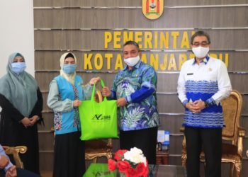Walikota Terima Bantuan APD Dari Perusahaan Ini