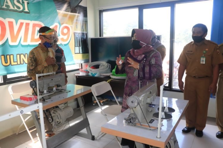 Warga Kelurahan Landasan Ulin Timur Kota Banjarbaru Tetap Produktif Ditengah Pandemi