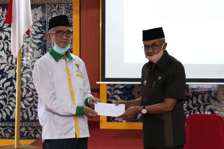 Bupati Banjar Salurkan Zakat Melalui Baznas Kabupaten Banjar