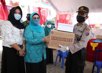 Ketua TP PKK Kabupaten Banjar Kunjungi Posko PSBB