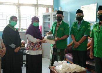 GP Ansor Bantu Puskesmas Guntung Payung Alat Rapit Test, APD, Hend Sanitizer