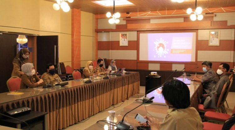 Bappeda Litbang Kab Banjar Rapat Bersama LPPM Uniska Tentang Ekonomi Dimasa Pandemi