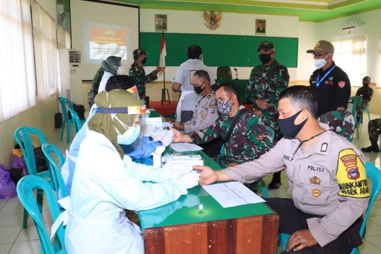 Sejumlah Personil TMMD Dilakukan Rapid Test Covid – 19 Sebelum Bertugas