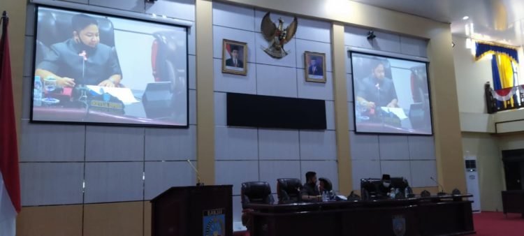 Rapat Paripurna Kabupaten Banjar Dengan Menggunakan Video Confrence