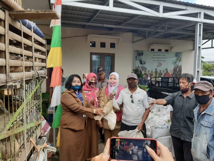 DKP3 Banjarbaru Salurkan Bantuan Untuk Warga Terdampak Covid-19