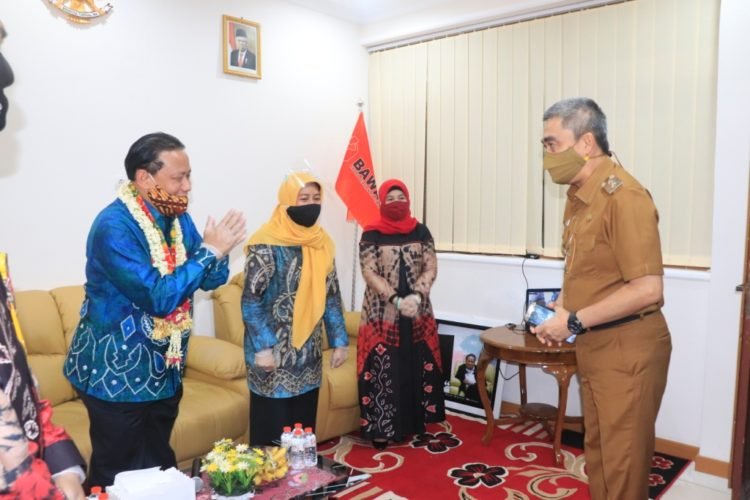 Wawali Kota Banjarbaru Temui Ketua Bawaslu RI Abhan : Angka partisipasi Masyarakat 77,5%