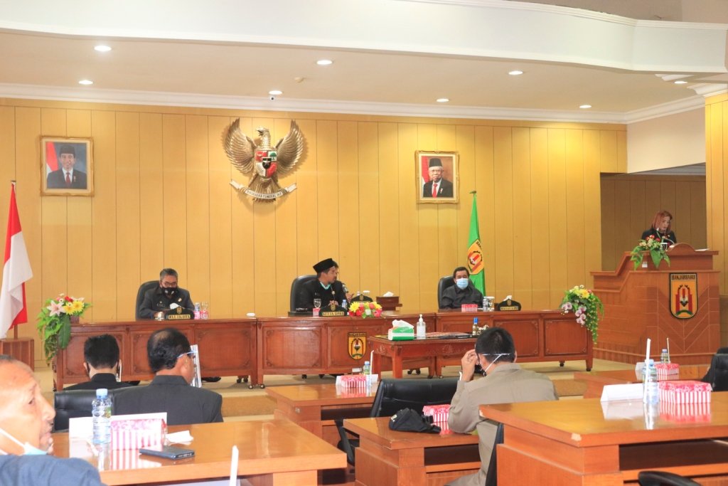 Rapat Paripurna DPRD Kota Banjarbaru, Anggaran Belanja Pemko Tahun 2019 Lebih Hemat 2 IMG 20200721 WA0015
