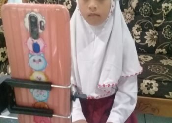 Efek Samping Belajar Daring Bagi Siswa dan Guru, Anindhita : Aku Rindu Teman-temanku