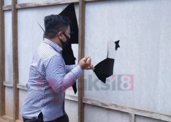 Ketua DPRD Kabupaten Banjar Lakukan Simbolis Bedah Rumah