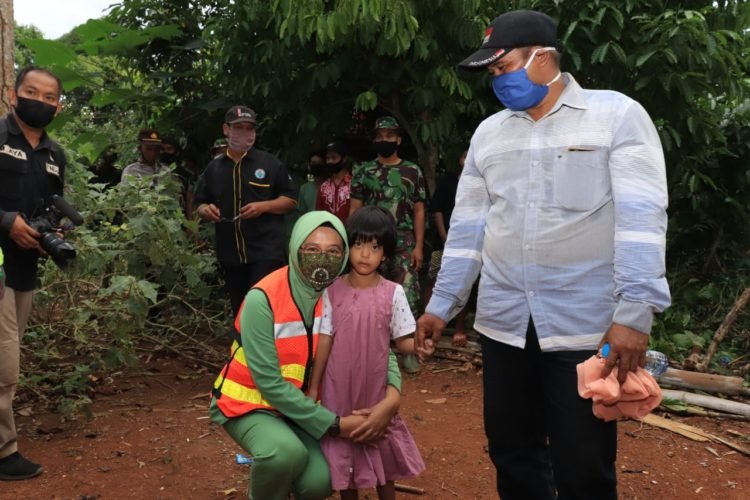 Bocah 6 Tahun Penderita Kelainan Menjadi Perhatian Persit Kodim 1006 Martapura