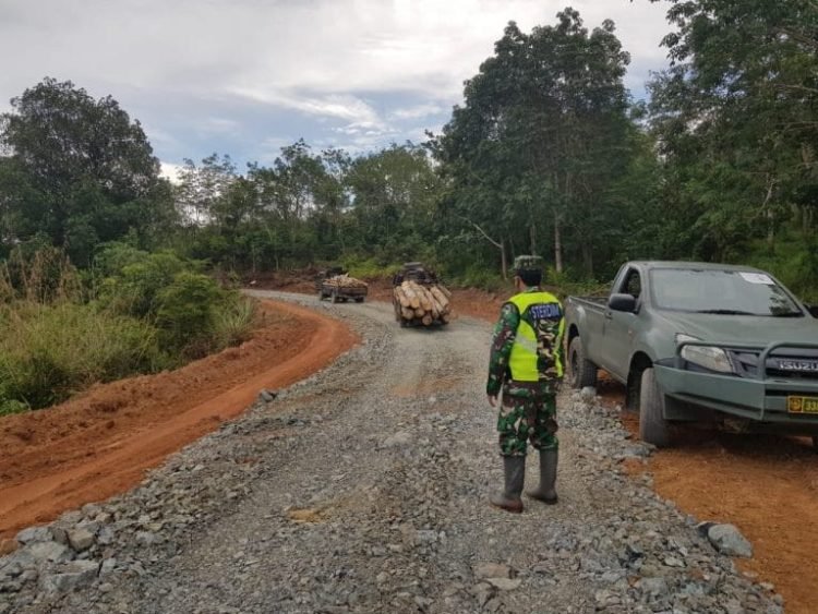 Walau Belum Selesai, Jalan Tersebut Sudah Digunakan Warga