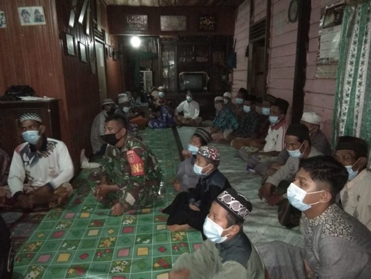 Warga Antusias Dengarkan Sosialisasi Rekrutmen Prajurit TNI AD