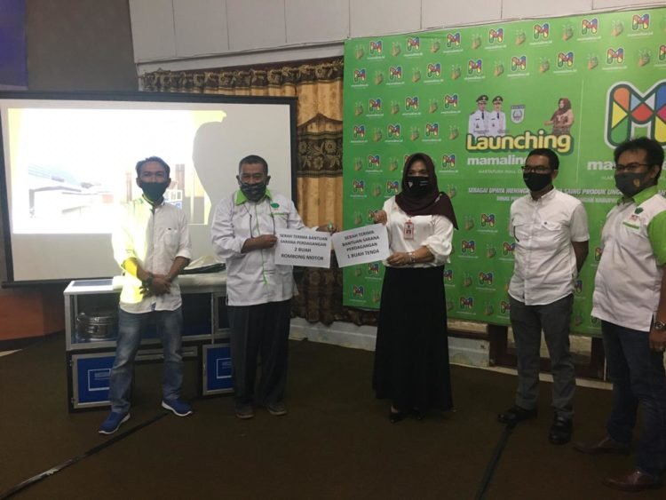Pedagang Dapatkan Bantuan Rombong Dan Tenda Dari Dinas Perdagangan Kabupaten Banjar