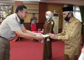 Sertifikasi Hak Pakai Barang Milik Negara (BMN) Diterima Oleh Bupati Banjar